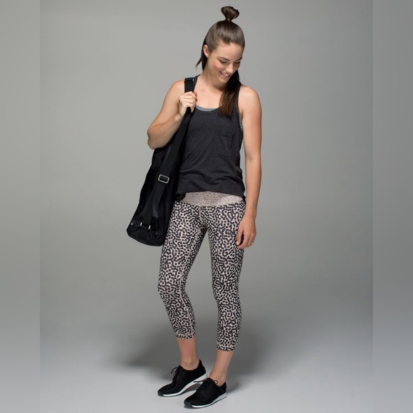 RARE Lululemon Wunder Under Crop II Full-On Luon (Roll Down) Yoga Run Workout - Picture 6 of 16